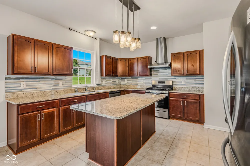 7048 Stoney Ridge Drive Columbus, IN 47201