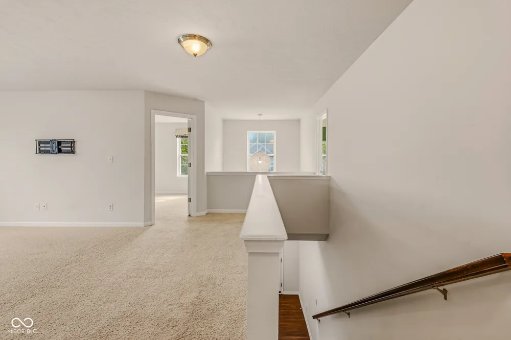 7048 Stoney Ridge Drive Columbus, IN 47201