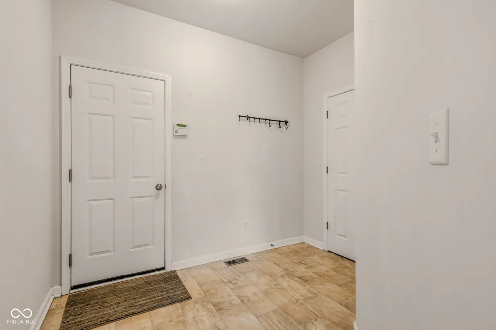 7048 Stoney Ridge Drive Columbus, IN 47201