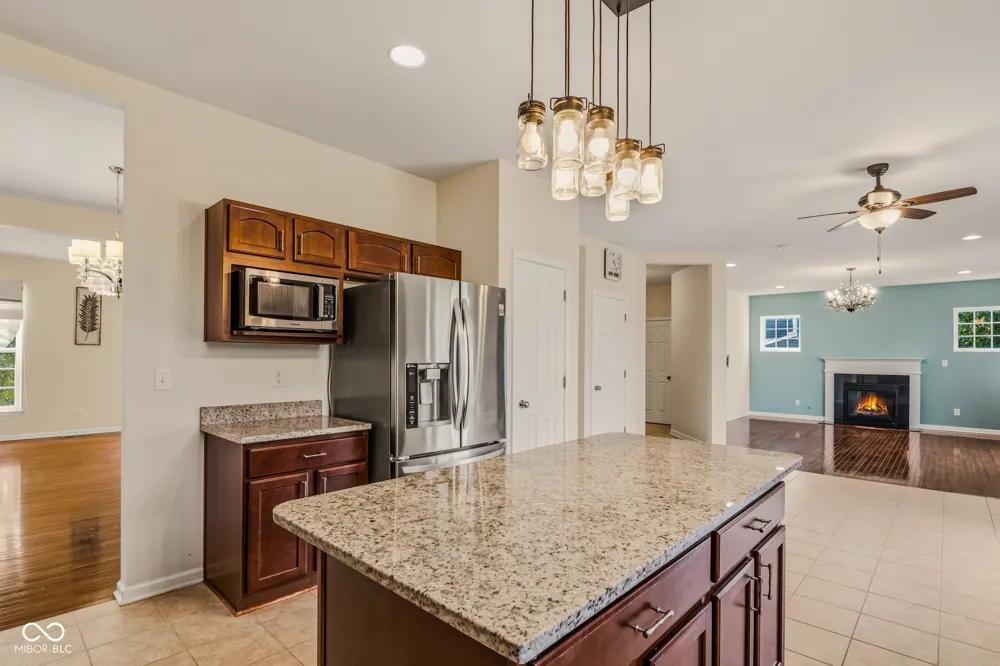 7048 Stoney Ridge Drive Columbus, IN 47201