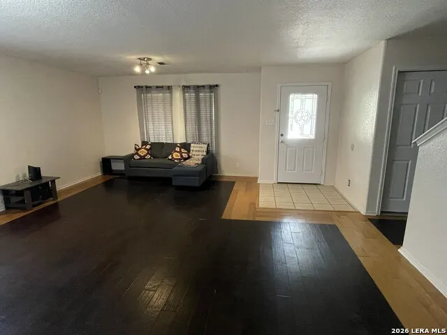 8526 CHICKASAW BLF Converse, TX 78109