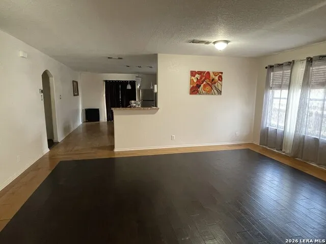 8526 CHICKASAW BLF Converse, TX 78109