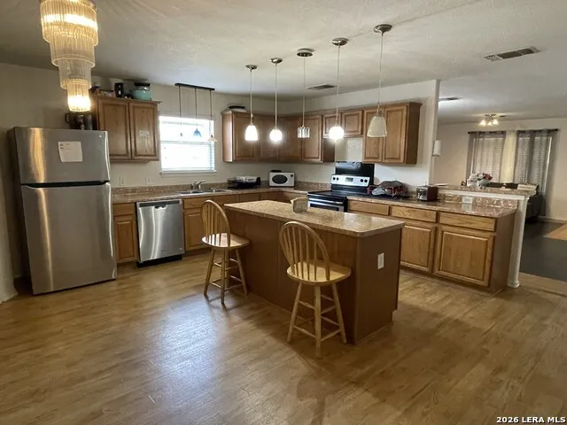 8526 CHICKASAW BLF Converse, TX 78109