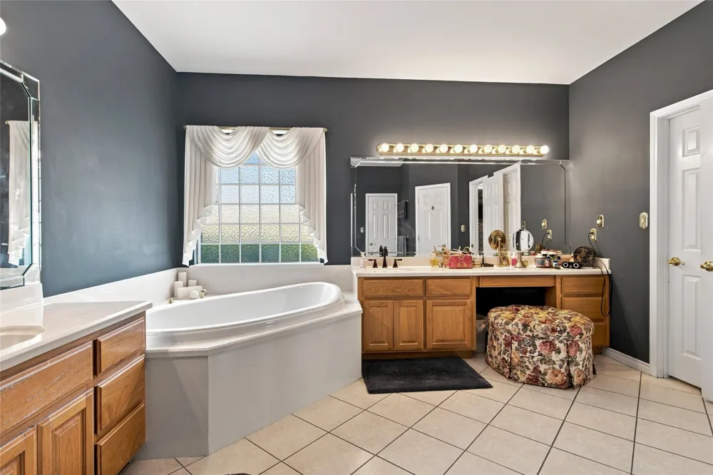 16582 US Highway 82 E Honey Grove, TX 75446