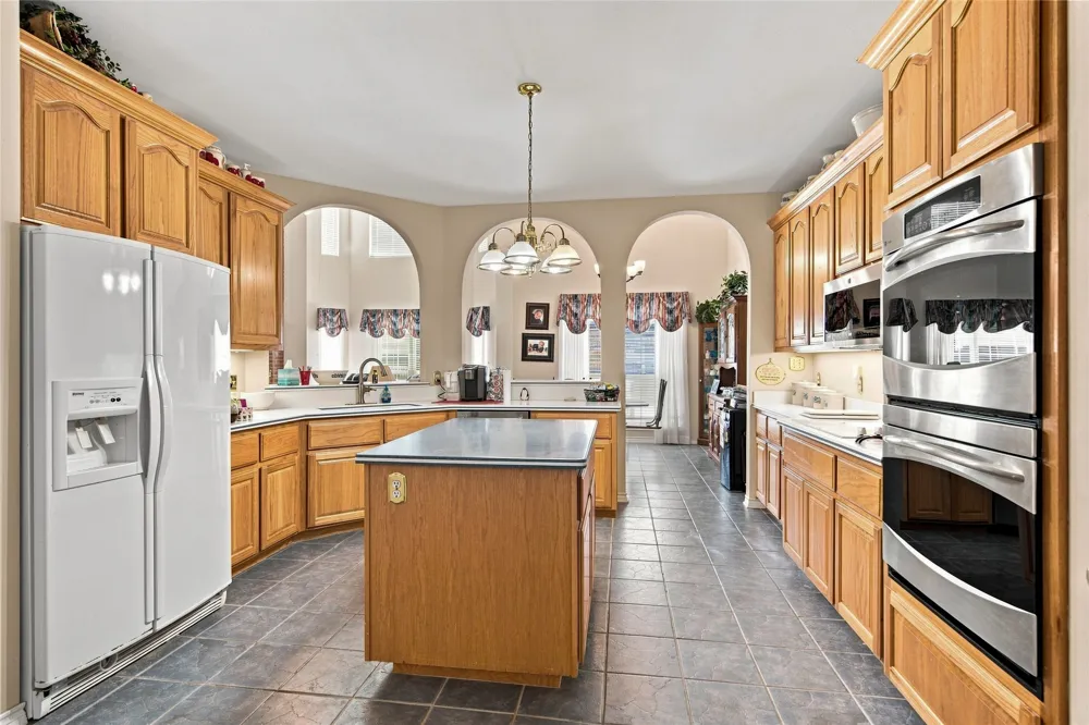 16582 US Highway 82 E Honey Grove, TX 75446
