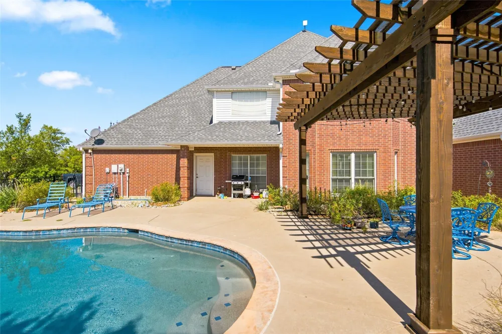 16582 US Highway 82 E Honey Grove, TX 75446