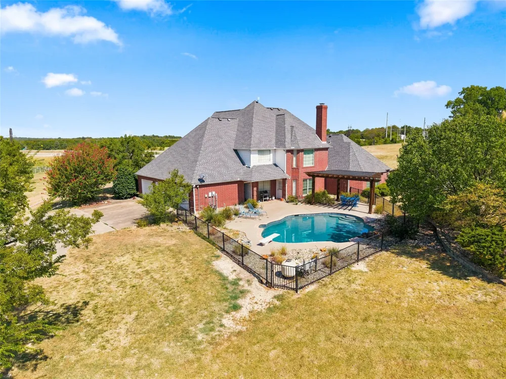 16582 US Highway 82 E Honey Grove, TX 75446