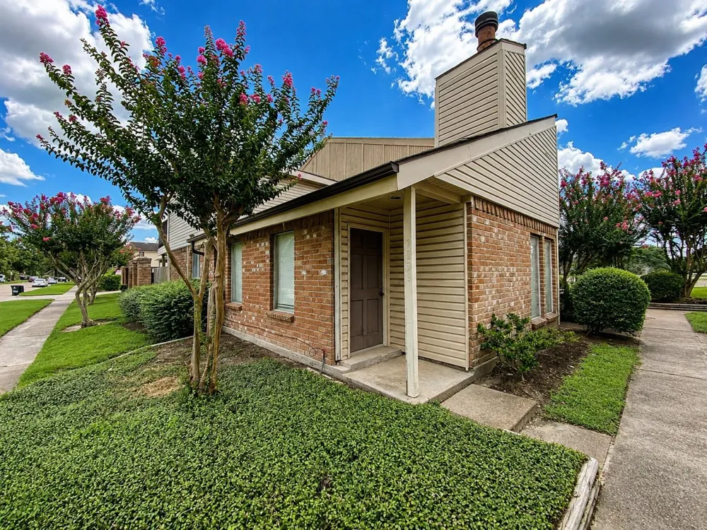 7859 Green Lawn Drive #7859 Houston, TX 77088