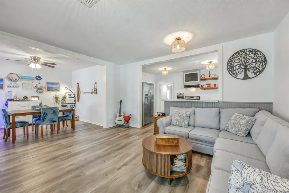 4117 Avenue M 1/2 Galveston, TX 77550