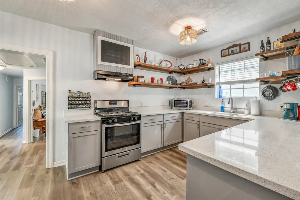 4117 Avenue M 1/2 Galveston, TX 77550