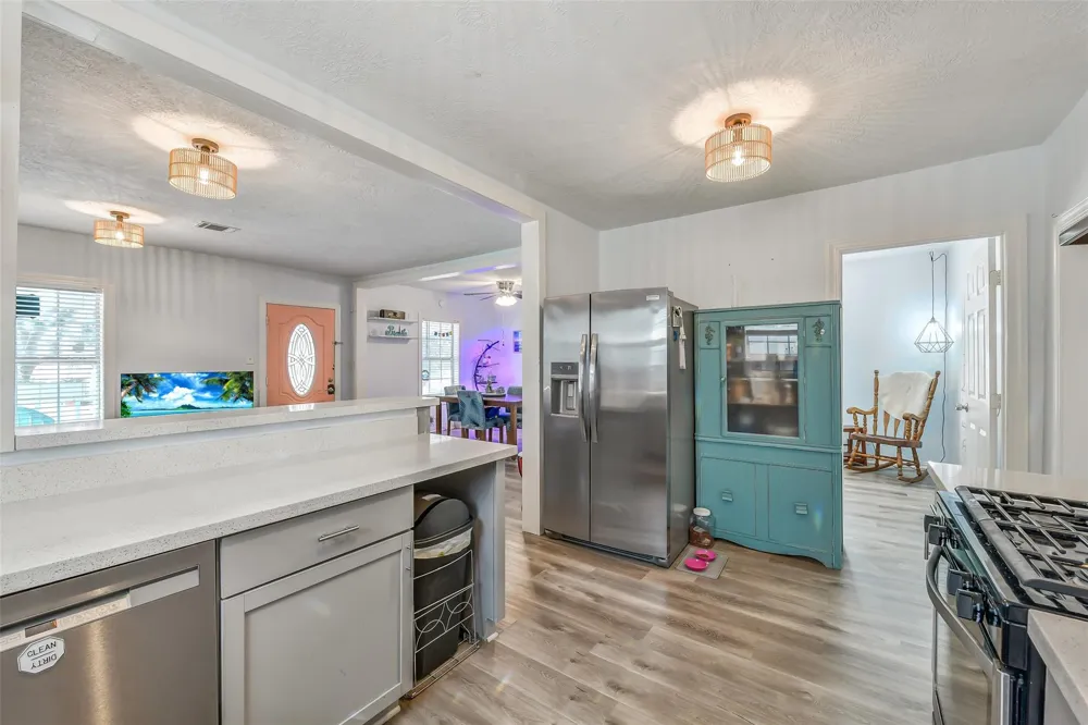 4117 Avenue M 1/2 Galveston, TX 77550