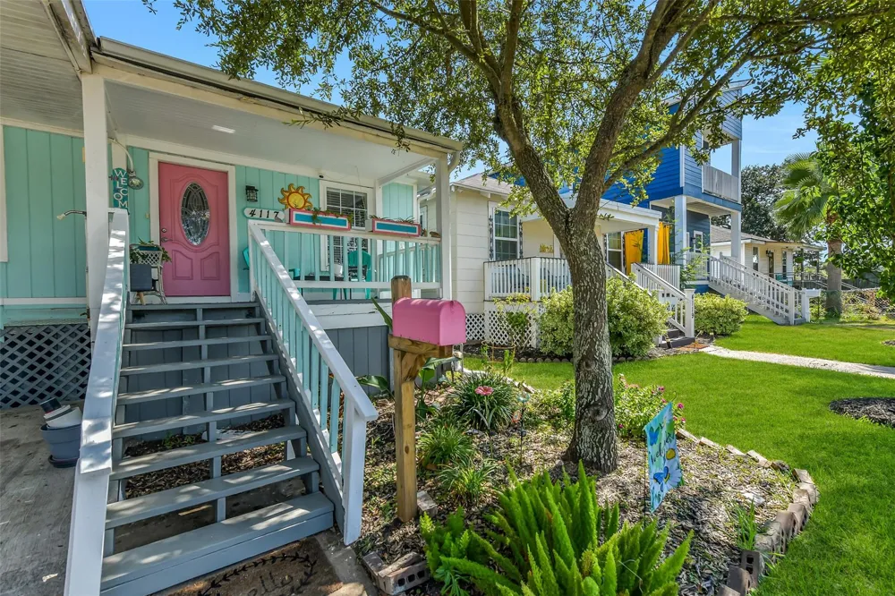 4117 Avenue M 1/2 Galveston, TX 77550