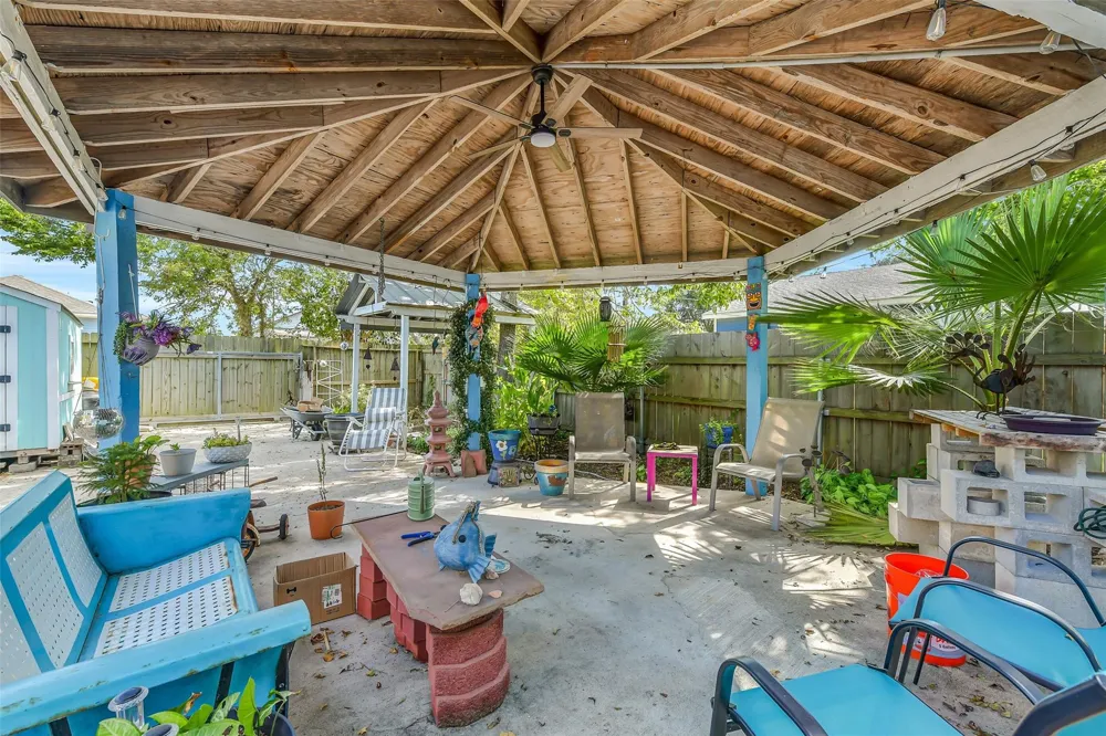 4117 Avenue M 1/2 Galveston, TX 77550
