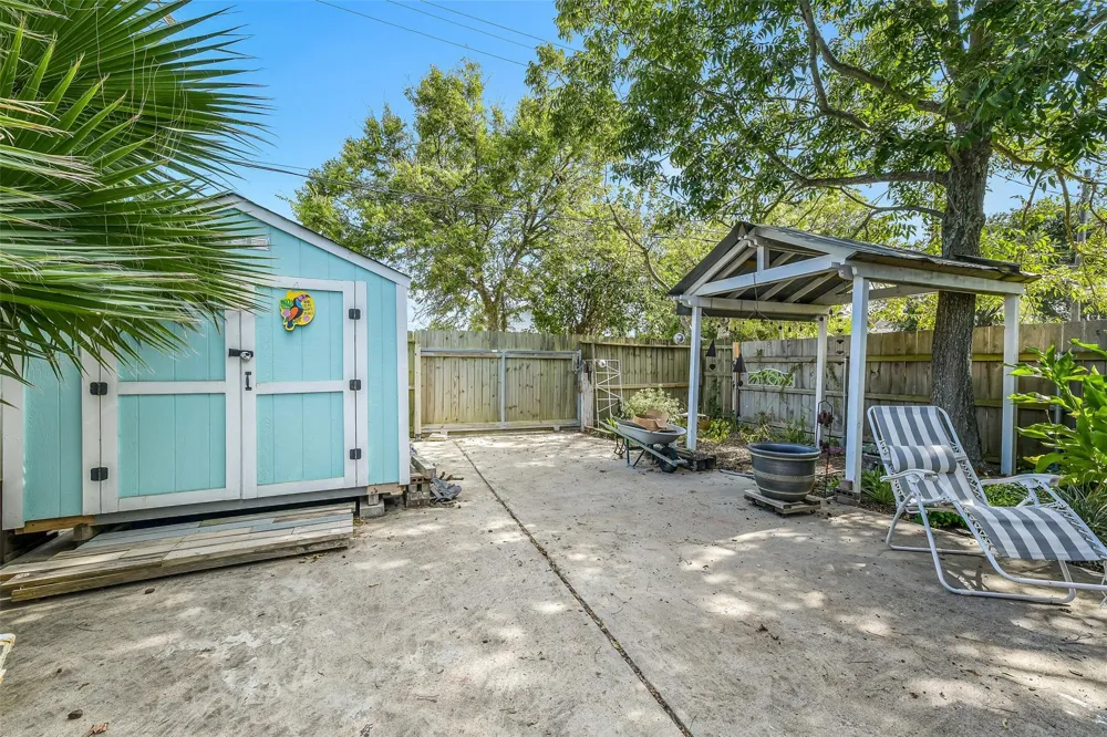 4117 Avenue M 1/2 Galveston, TX 77550