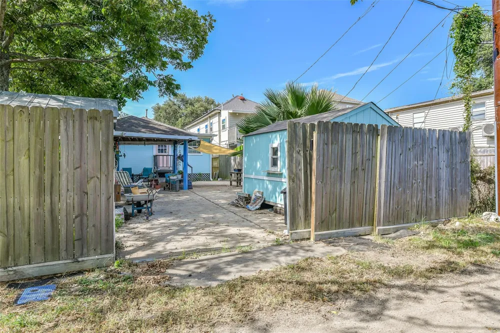 4117 Avenue M 1/2 Galveston, TX 77550