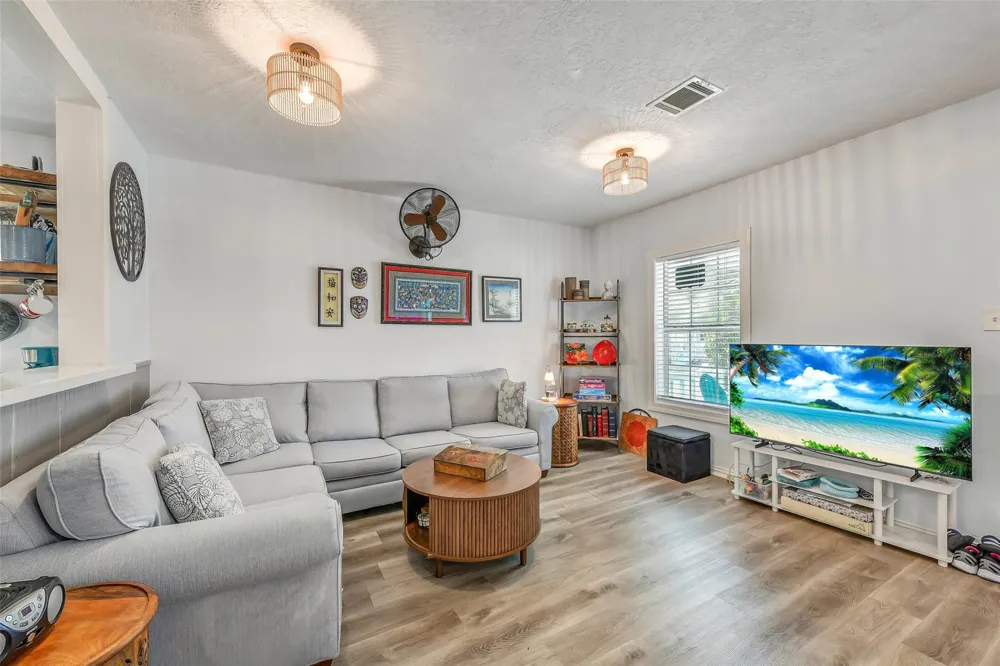 4117 Avenue M 1/2 Galveston, TX 77550