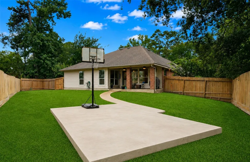 15906 Dunes Drive Crosby, TX 77532