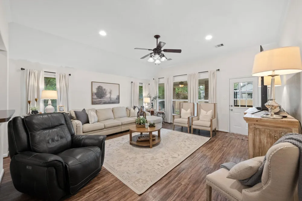 15906 Dunes Drive Crosby, TX 77532