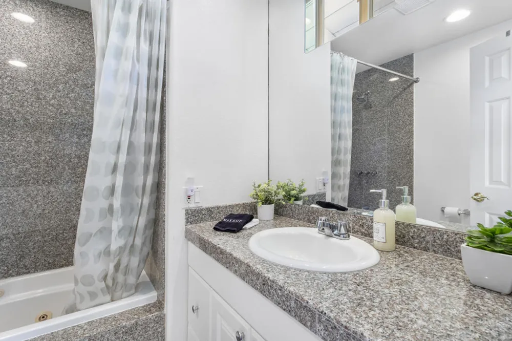502 E Molino Road Palm Springs, CA 92262