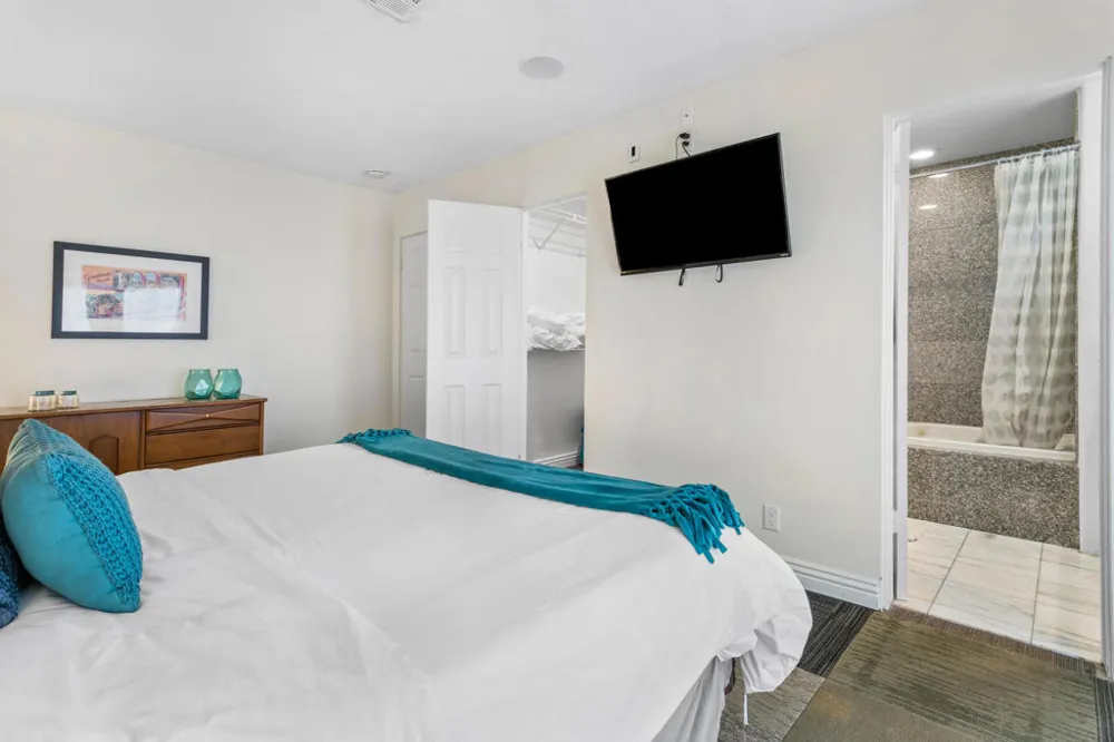502 E Molino Road Palm Springs, CA 92262