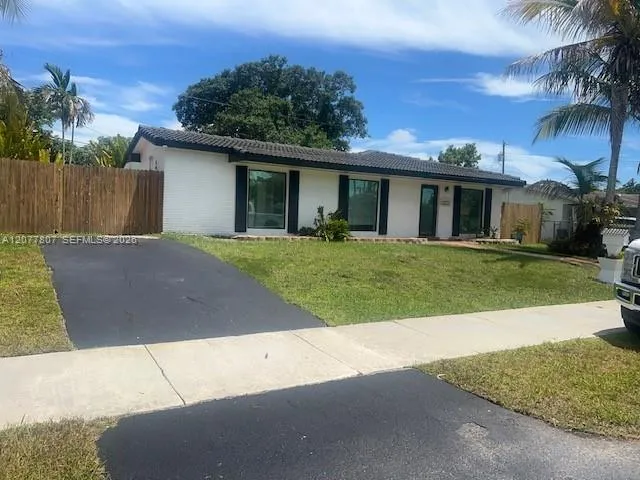 15821 SW 102nd Ct Miami, FL 33157