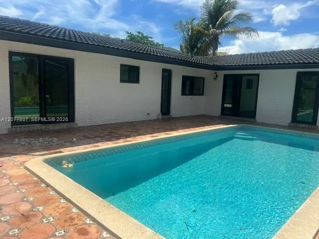15821 SW 102nd Ct Miami, FL 33157