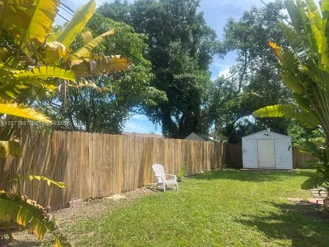 15821 SW 102nd Ct Miami, FL 33157