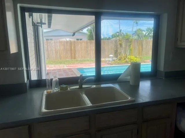 15821 SW 102nd Ct Miami, FL 33157