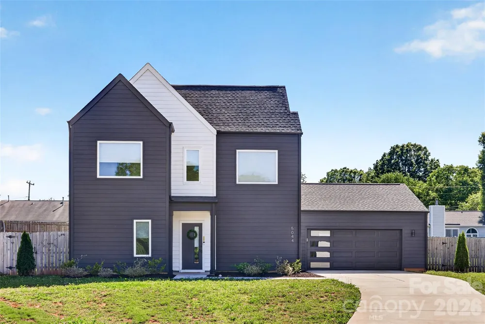 5044 Double Lakes Drive Charlotte, NC 28212