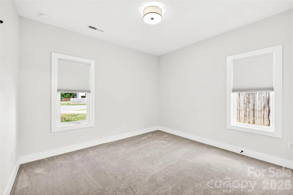 5044 Double Lakes Drive Charlotte, NC 28212