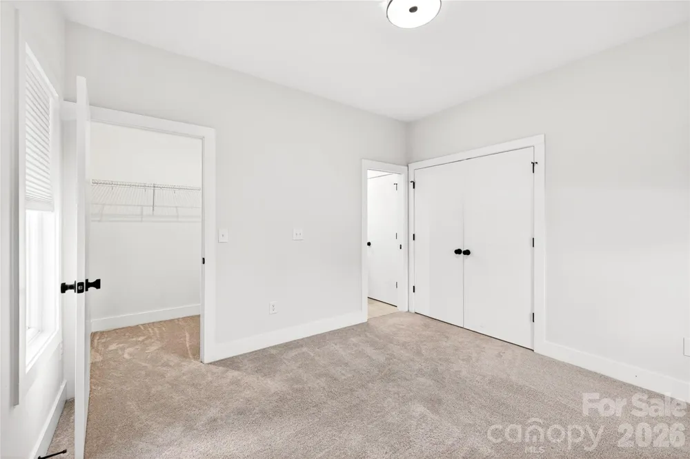 5044 Double Lakes Drive Charlotte, NC 28212