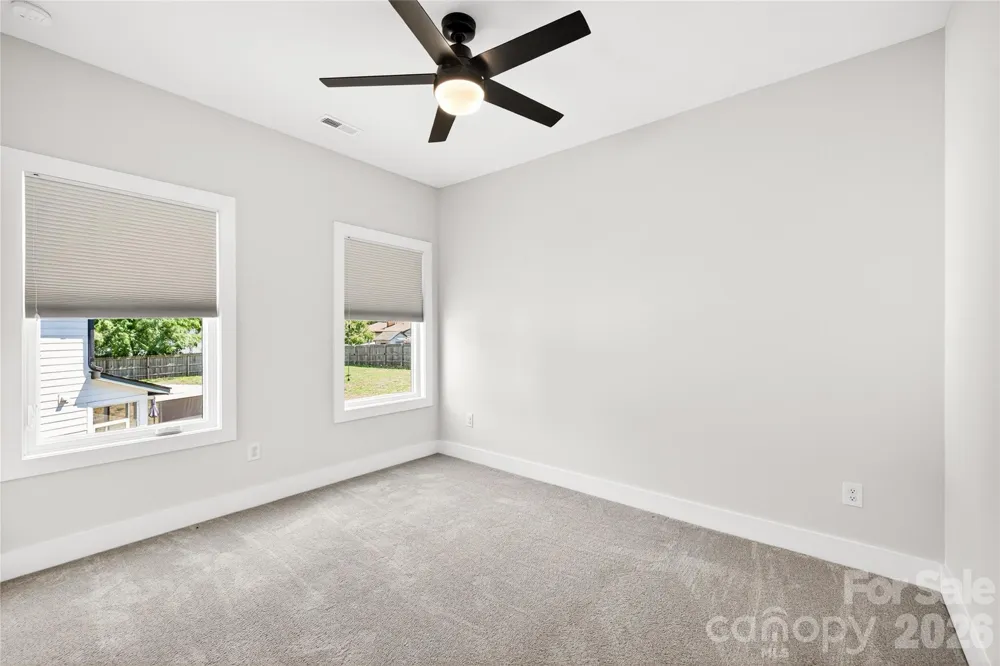 5044 Double Lakes Drive Charlotte, NC 28212