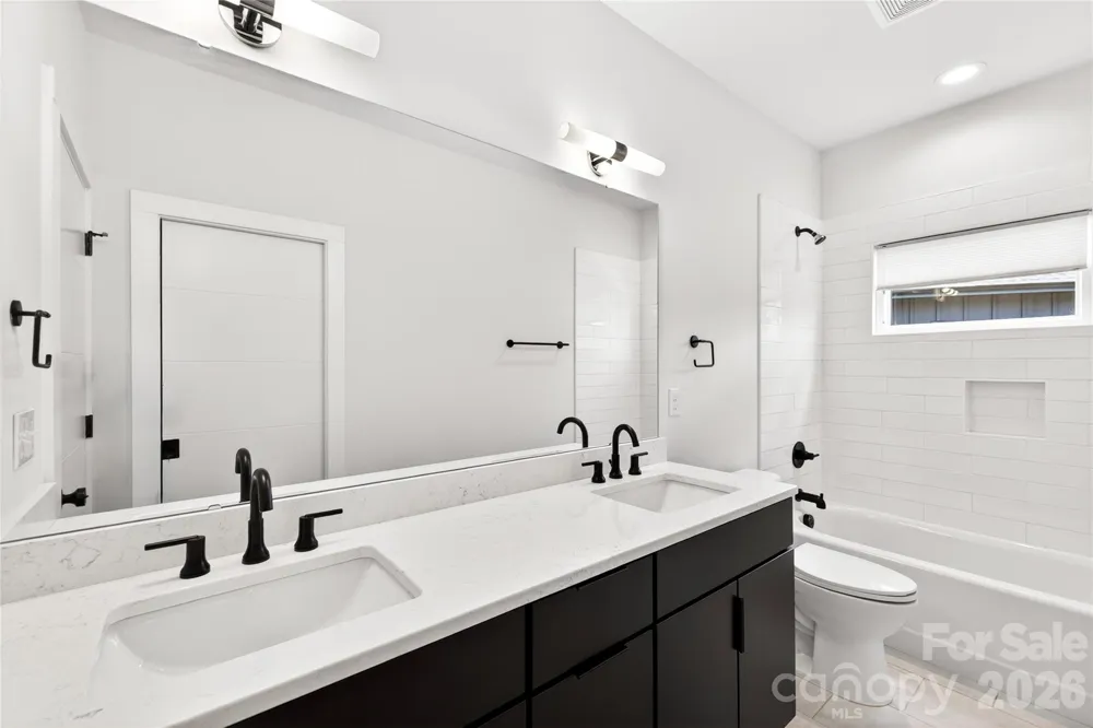 5044 Double Lakes Drive Charlotte, NC 28212