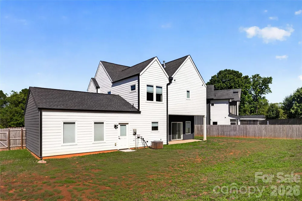 5044 Double Lakes Drive Charlotte, NC 28212