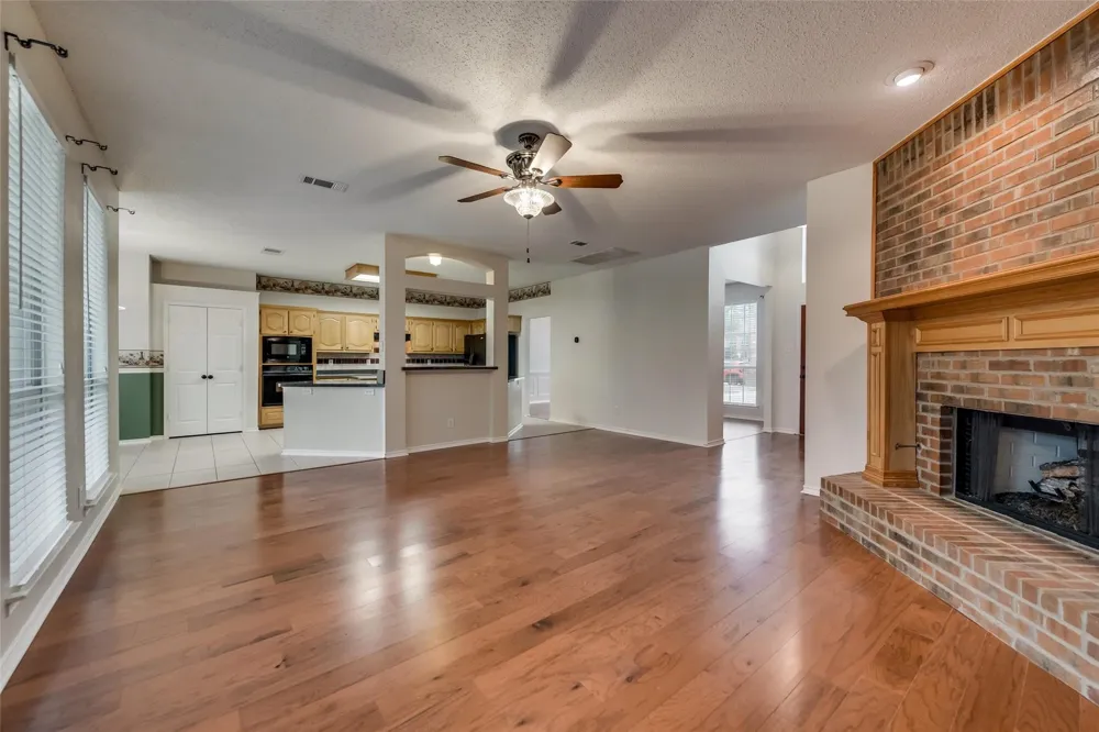 913 Wisperwood Drive Rockwall, TX 75087