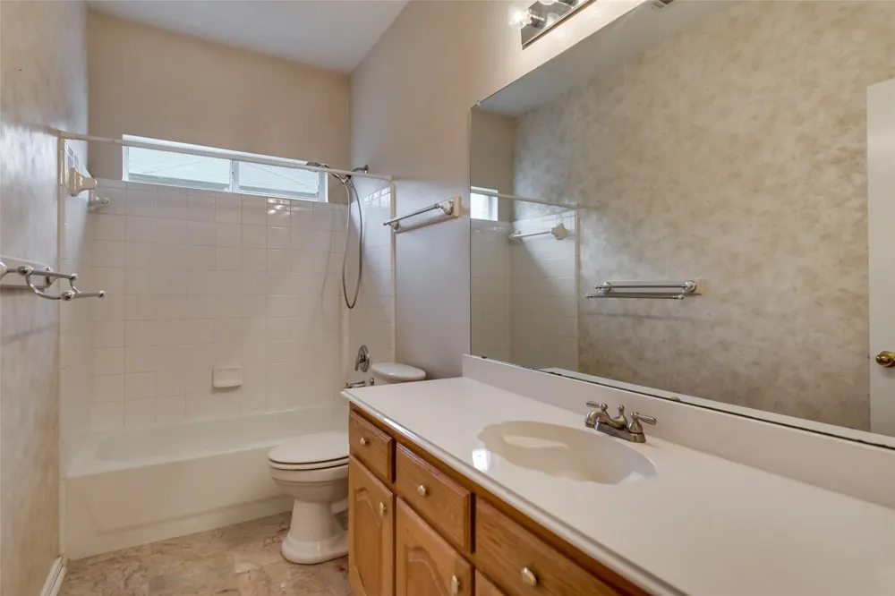 913 Wisperwood Drive Rockwall, TX 75087