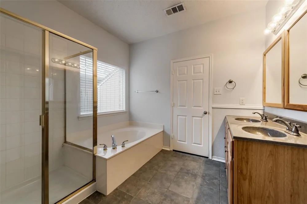 913 Wisperwood Drive Rockwall, TX 75087
