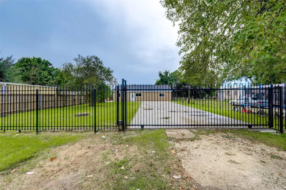 3918 Cedar Hill Lane Houston, TX 77093