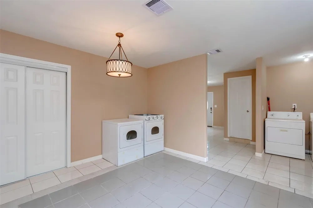 3918 Cedar Hill Lane Houston, TX 77093