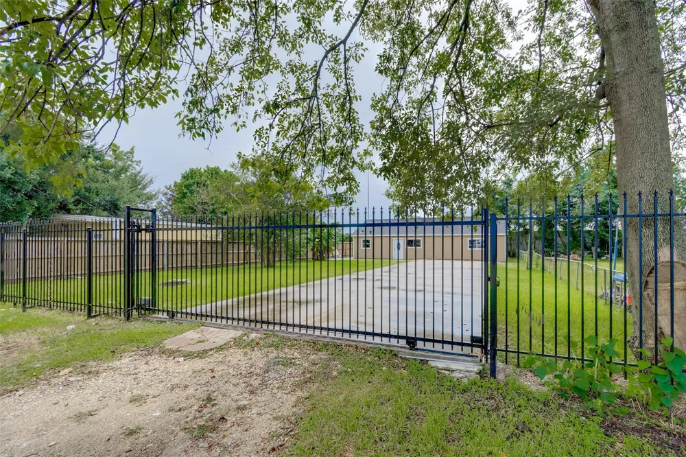 3918 Cedar Hill Lane Houston, TX 77093