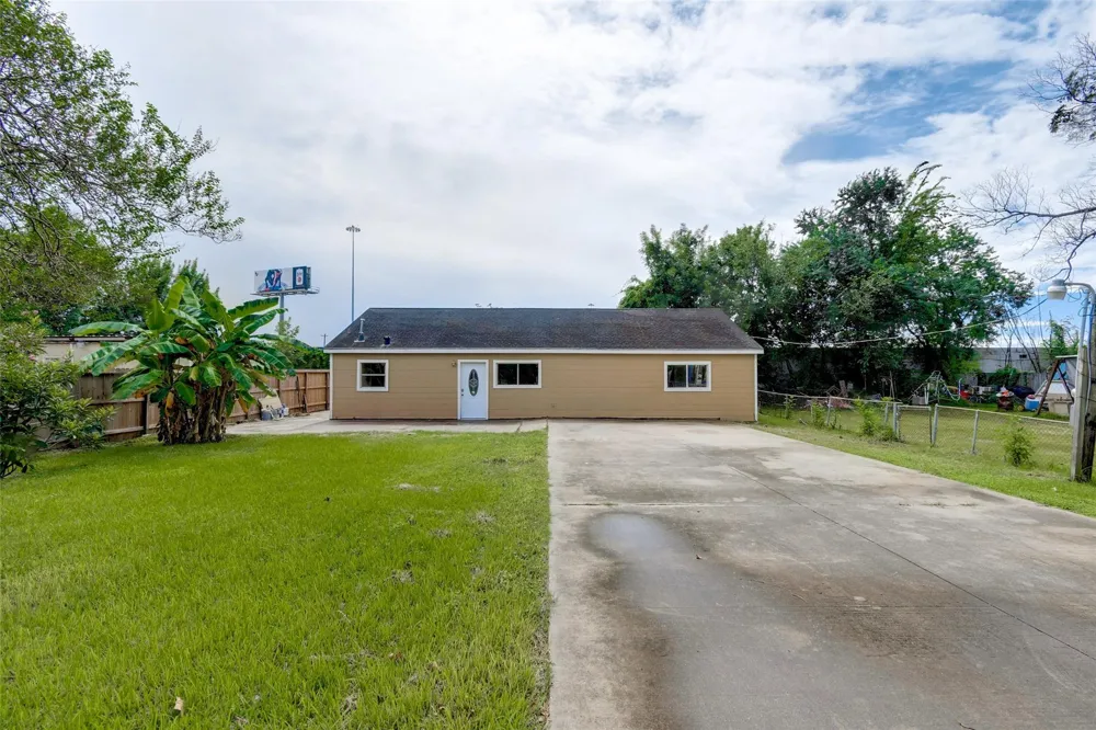 3918 Cedar Hill Lane Houston, TX 77093