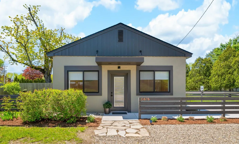 13676 Prairie Road Harbert, MI 49115