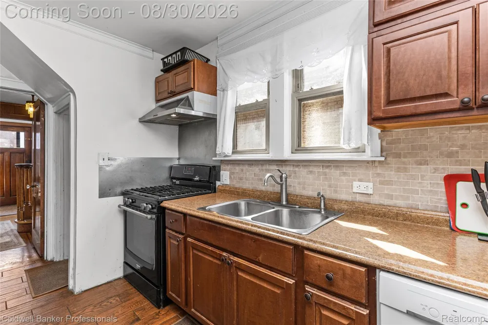 7523 Freda Street Dearborn City, MI 48126