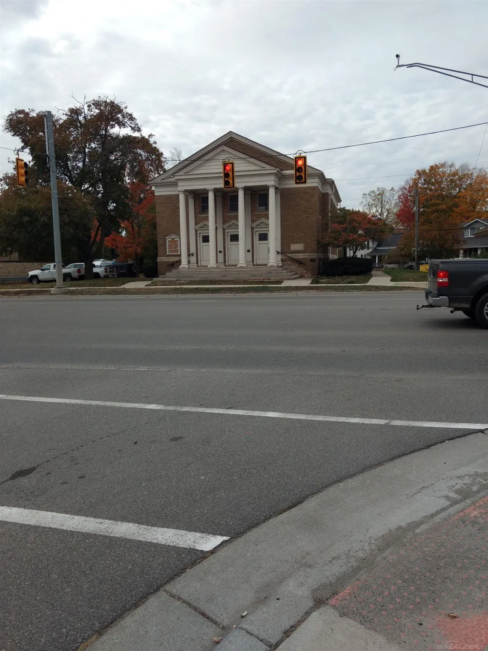 71 S washington Boulevard Oxford Village, MI 48371