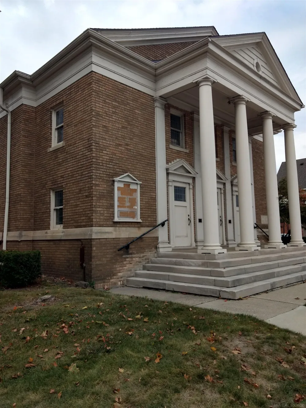71 S washington Boulevard Oxford Village, MI 48371