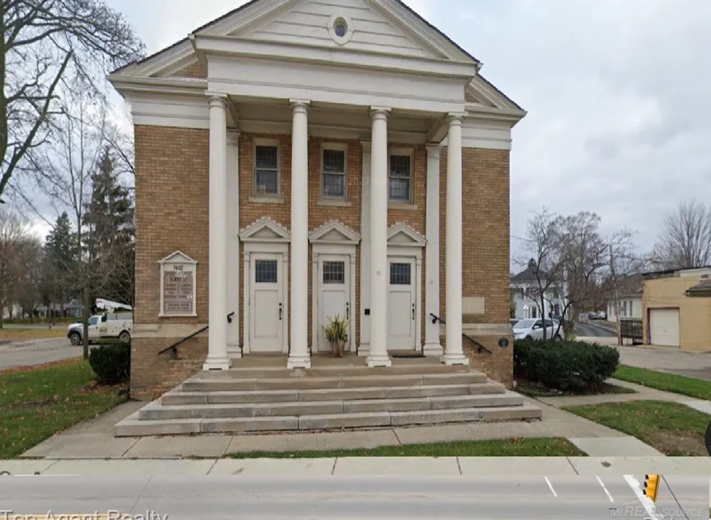 71 S washington Boulevard Oxford Village, MI 48371
