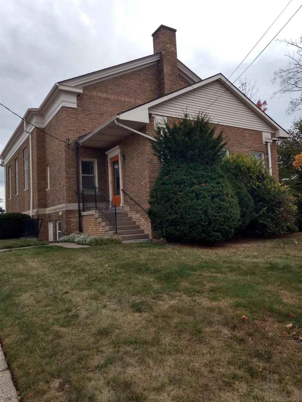 71 S washington Boulevard Oxford Village, MI 48371