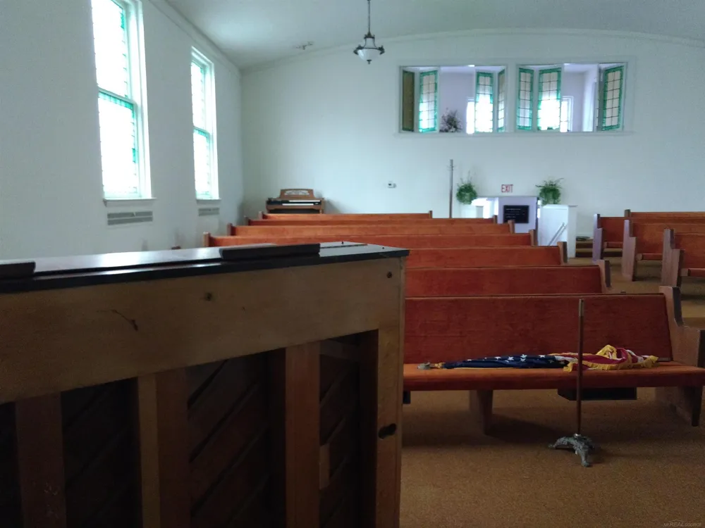 71 S washington Boulevard Oxford Village, MI 48371