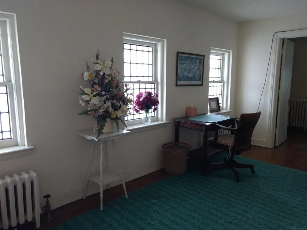 71 S washington Boulevard Oxford Village, MI 48371