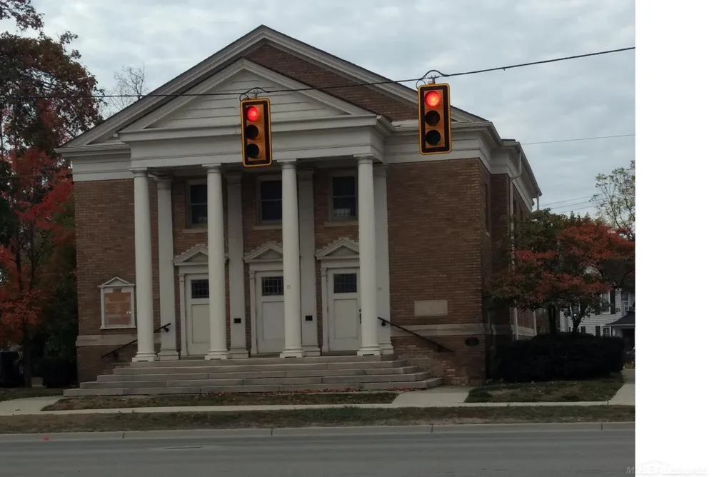 71 S washington Boulevard Oxford Village, MI 48371